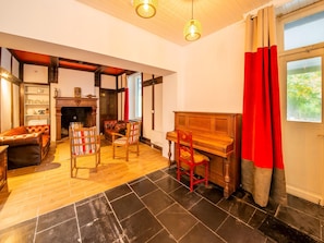 House | Living room