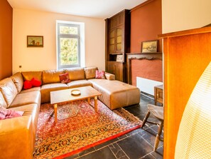 House | Living room - Holiday Home in Falaen by Chateau Montaigle (Onhaye)