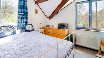 House | 2 bedrooms, bed sheets