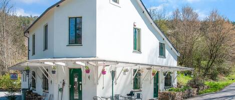 House | Exterior