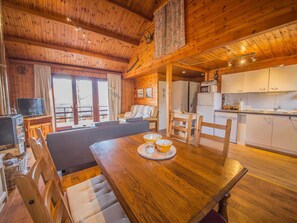 Chalet | Private kitchen | Highchair