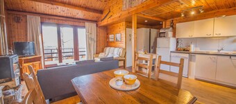 Ardennes Chalet Near Somme-leuze With Terrace