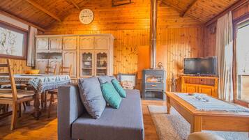 Chalet | Dining