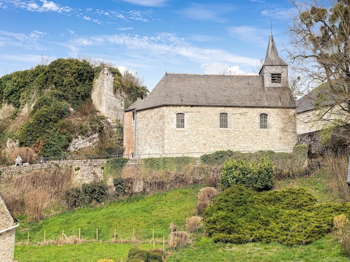 Cozy Chalet With Garden