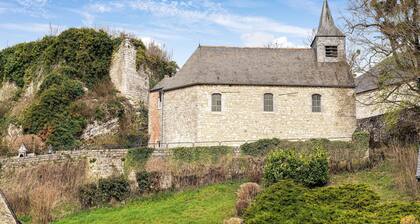 Cozy Chalet With Garden
