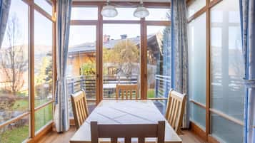 Apartment | Dining
