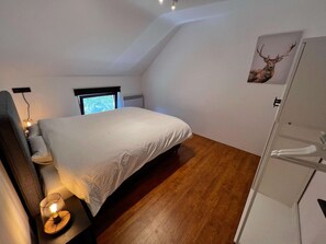 House | 3 bilik tidur, dilengkapkan perabot secara berasingan 