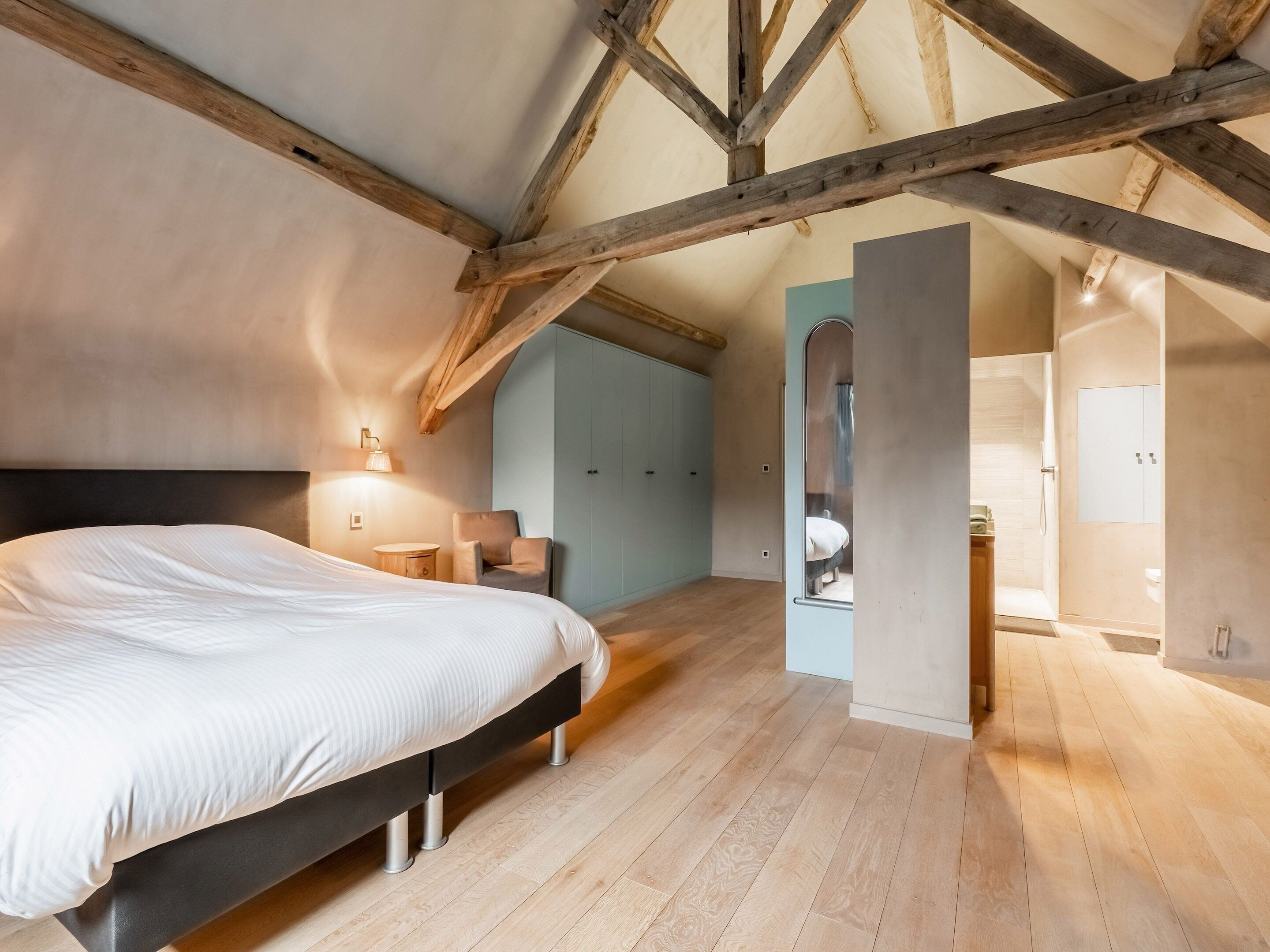 House | 4 bedrooms, individually furnished, bed sheets