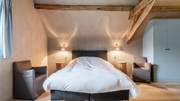 4 bedrooms, individually furnished, bed sheets