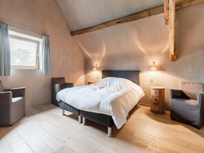 House | 4 bedrooms, individually furnished, bed sheets