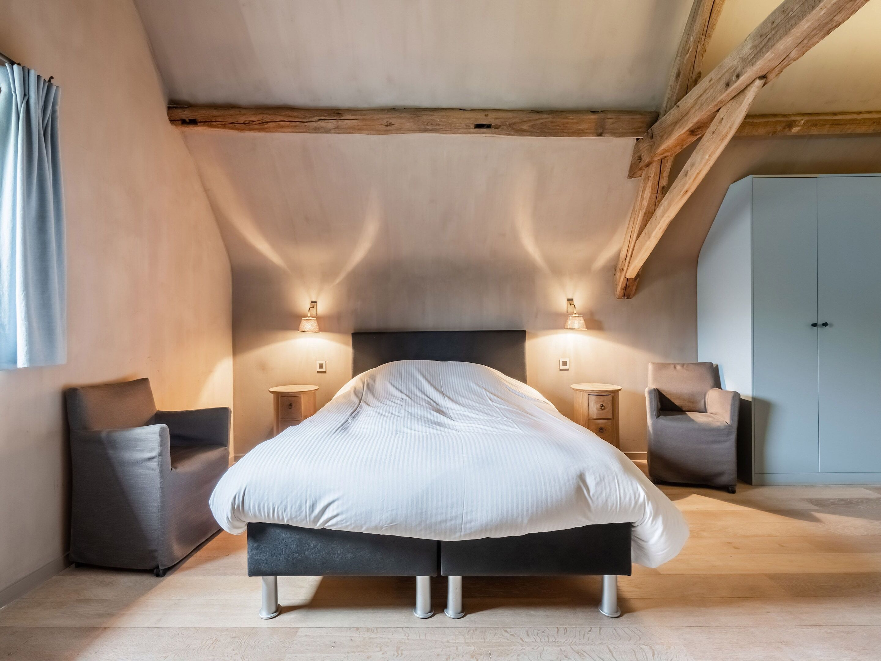 House | 4 bedrooms, individually furnished, bed sheets