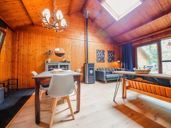 Chalet | Dining