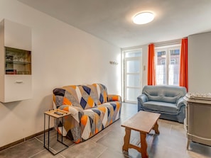 House | Living room - Cosy Holiday Home in Hastiere With a Terrace (Hastiere)