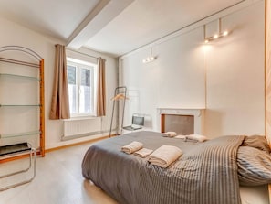 2 bedrooms, individually furnished, bed sheets - Cosy Holiday Home in Hastiere With a Terrace (Hastiere)