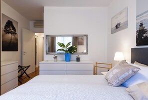 2 chambres, bureau, Wi-Fi, literie fournie