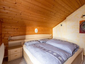 House | 3 bedrooms, bed sheets