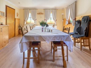 House | Dining