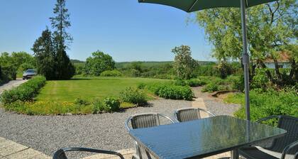 Bungalow in Noiseux With Wood-fired Hot Tub