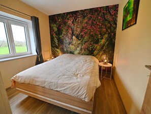 House | 2 bedrooms, individually furnished, bed sheets - Holiday Home Near Ourthe River, Belgium (Hotton)