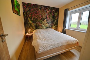 2 bedrooms, individually furnished, bed sheets - Holiday Home Near Ourthe River, Belgium (Hotton)