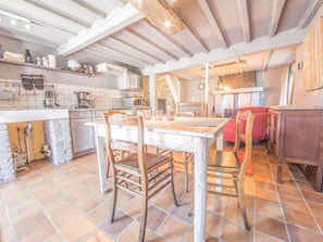 Cottage | Private kitchen | Stovetop - Holiday Home Le Fournil in Manhay With Garden (Manhay)