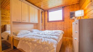 2 bedrooms, individually furnished