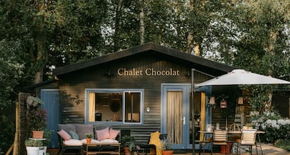 Chalet in Geel in Quiet Location by the Water