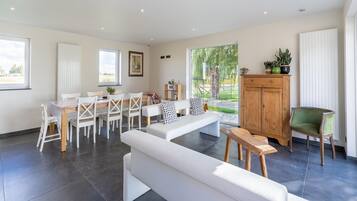 House | Living room | Table tennis