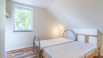 House | 2 bedrooms, individually furnished, bed sheets