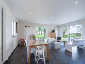 Dining - Spacious Holiday Home With Pond (Poperinge)