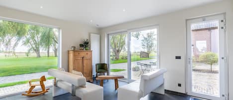 独立别墅 | 客厅 | 乒乓球