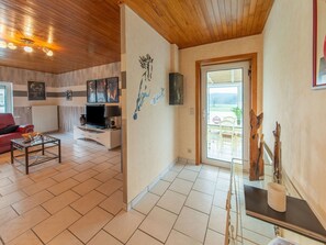 Casa | Cozinha privada | Chaleira elétrica, torradeira, cadeirão de bebê