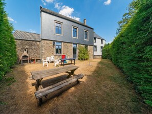 House | Garden - Elegant Home in Bievre With Garden (Bievre)