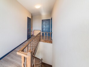 House | Interior - Elegant Home in Bievre With Garden (Bievre)