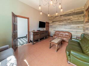 House | Living room - Elegant Home in Bievre With Garden (Bievre)