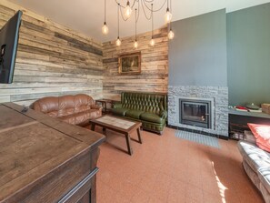 House | Living room - Elegant Home in Bievre With Garden (Bievre)