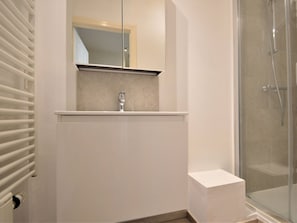 Bathroom - Rochehaut Hideaway With Tub (Bouillon)