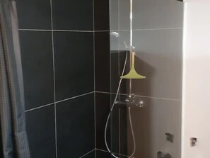 House | Bathroom - Beautiful Holiday Home in Alken With a Garden (Alken)