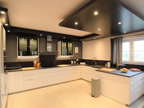 House | Private kitchen - Holiday Home in Beauraing With Fenced Garden (Beauraing)