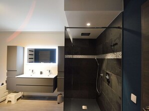 House | Bathroom