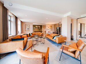 獨棟房屋 | 客廳 | 壁爐