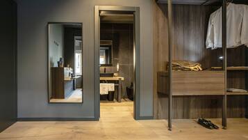 Deluxe Apartment | 3 bedrooms, Frette Italian sheets, premium bedding, iron/ironing board