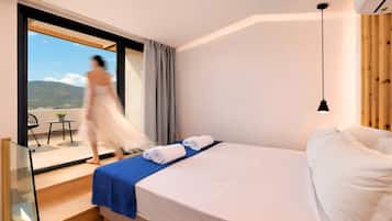 Caja de seguridad en la habitación y muebles diferentes