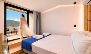 In-room safe, individually furnished, iron/ironing board, free WiFi