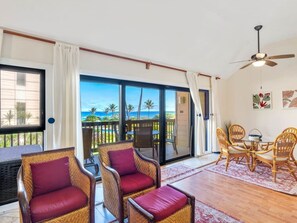 TV, DVD player - Ocean Views W/Private Lanai - Kaha Lani 206 (Lihue)