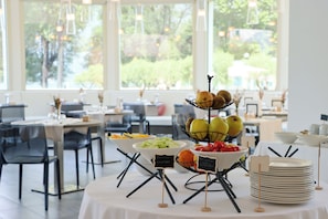 Free daily buffet breakfast  - Seven Park Hotel Lake Como - Adults Only (Colico)
