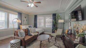 1 sovrum, skrivbord, strykjÀrn/strykbrÀda och gratis wi-fi