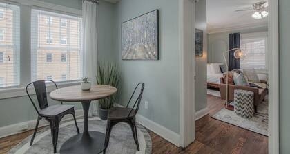 Spacious Plaza Stay: 1bd/1ba
