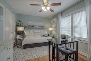 Fer et planche à repasser, Wi-Fi gratuit, draps fournis