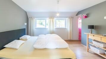 House | 3 bedrooms, bed sheets